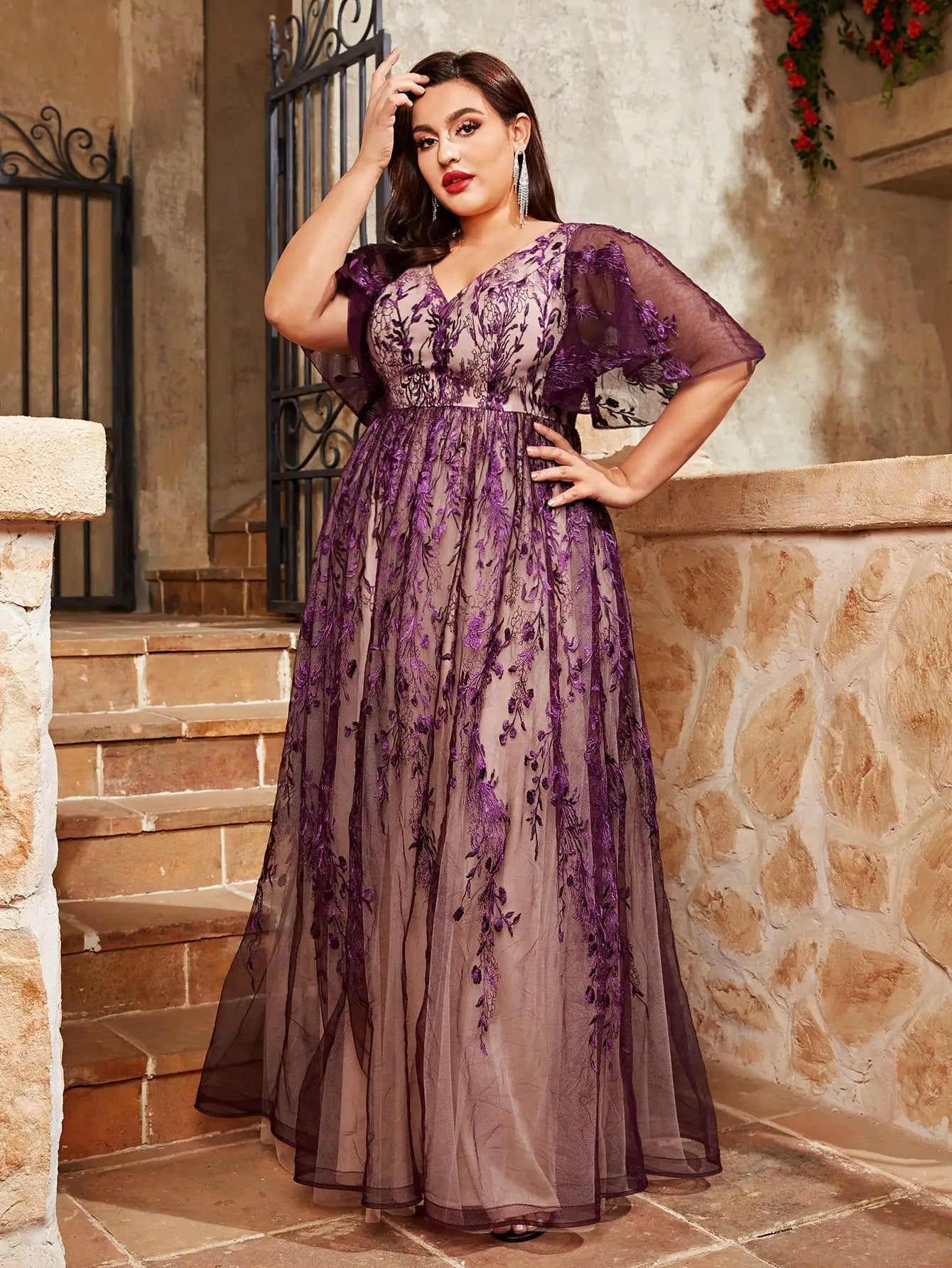 Plus size V-neck embroidered lace large trumpet sleeve Party dress
