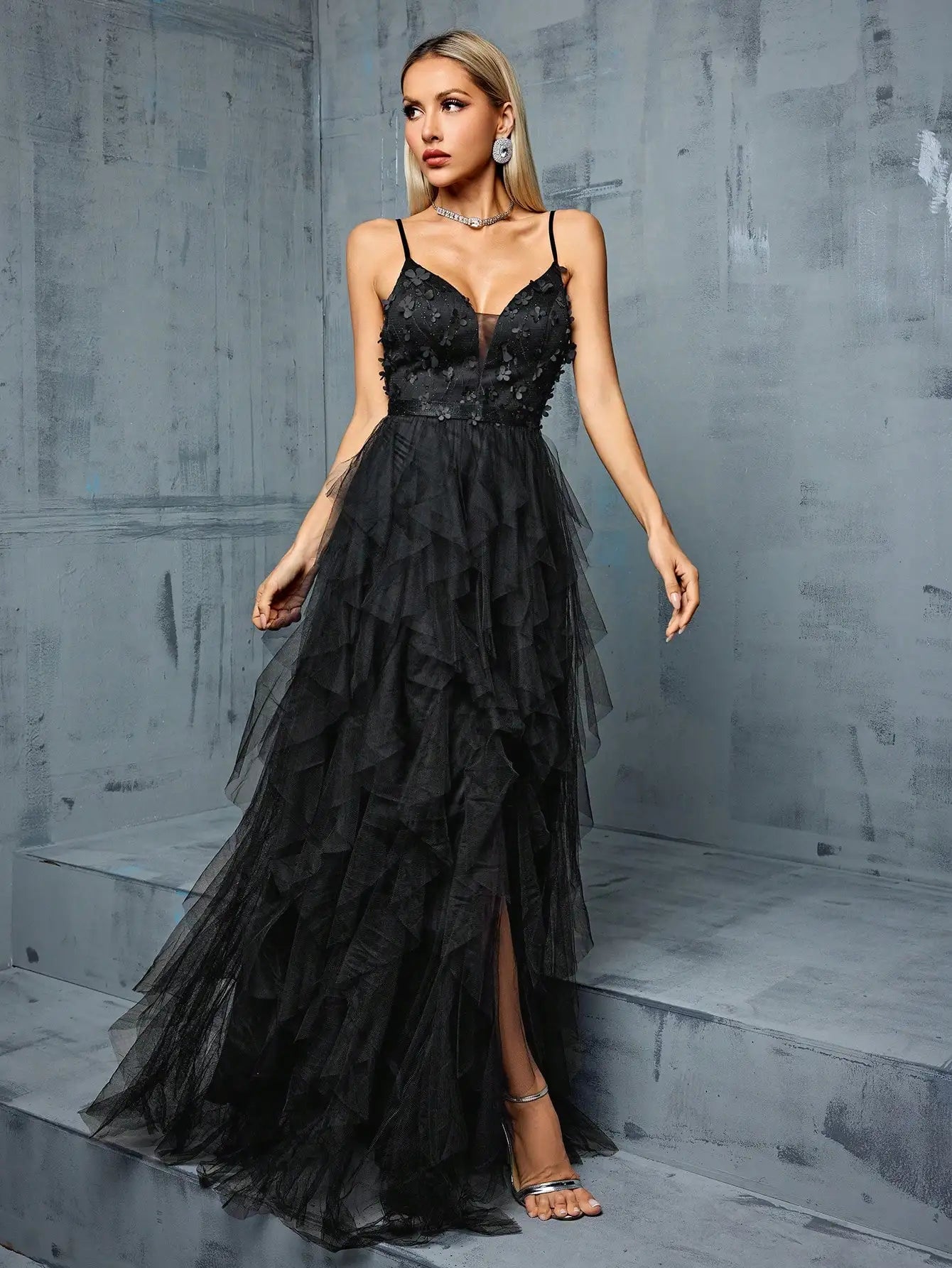 V-neck embroidery Mosaic swing slit long evening gown