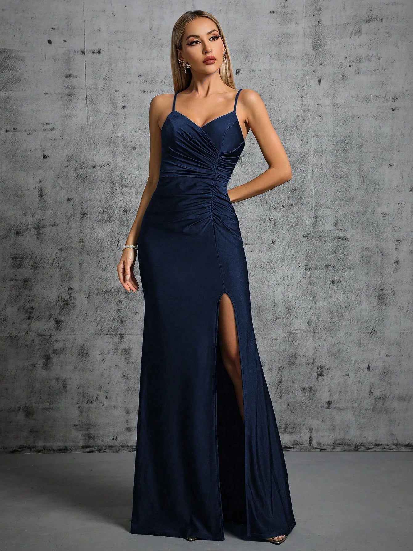 Halter pleated fishtail skirt Evening gown