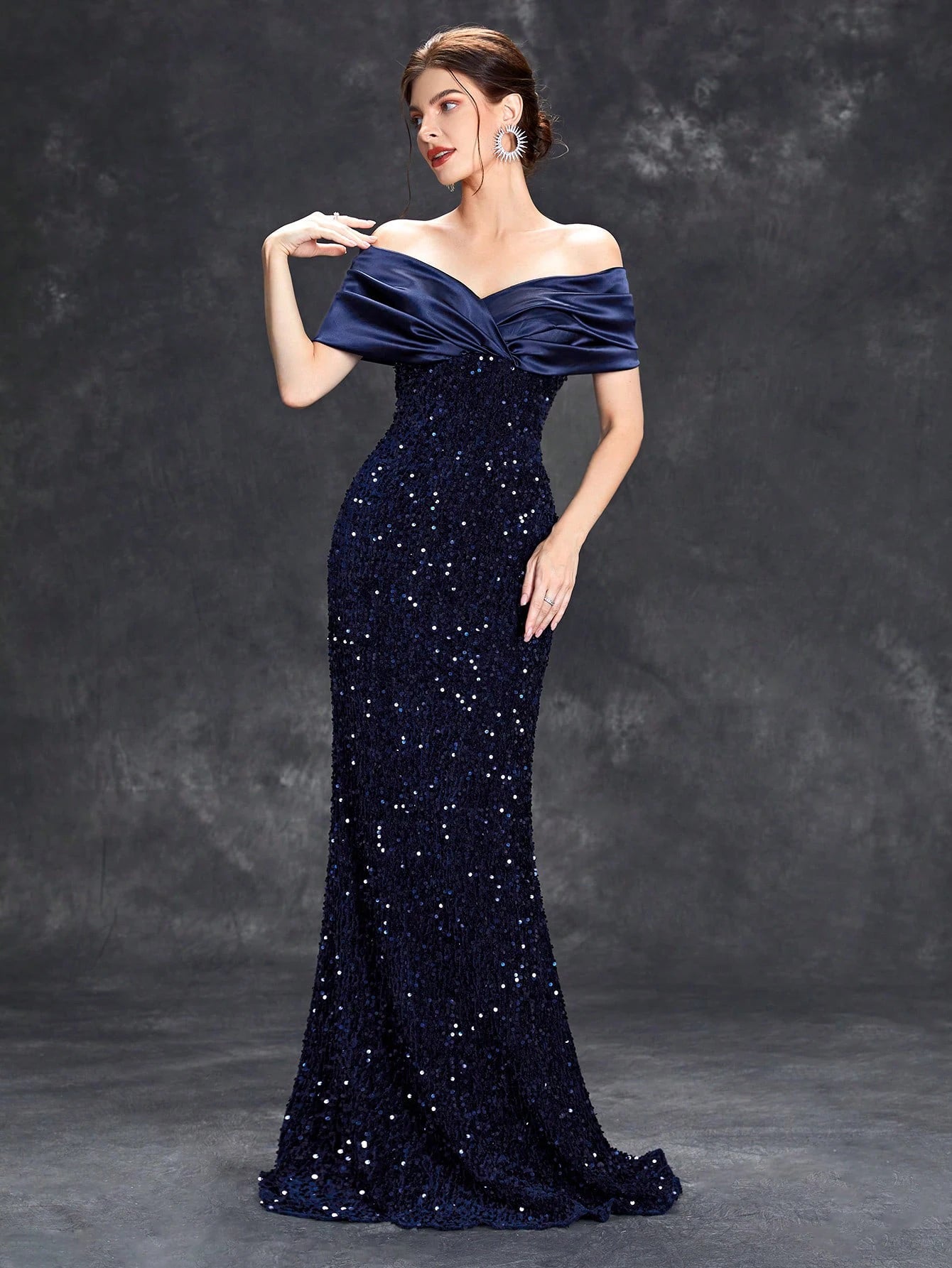 Line neck pleated tint sequin velvet fishtail Dress