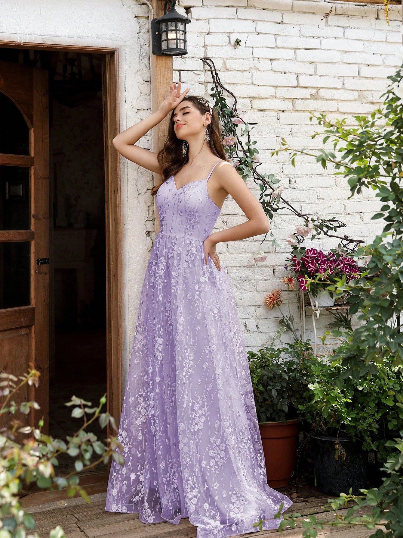 Embroidery Backless elegant Evening gown