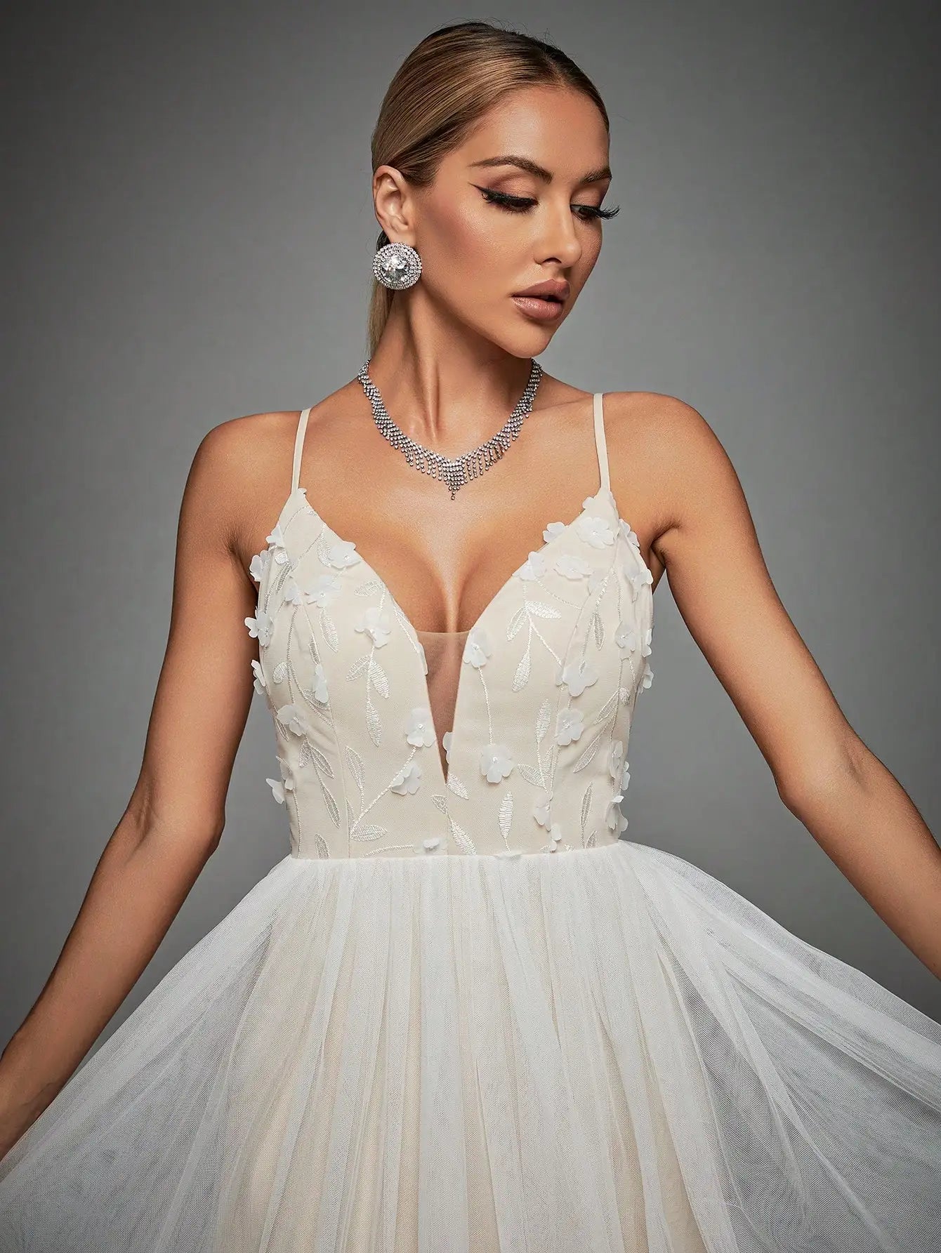 Halter V-neck embroidery color contrast Party dress