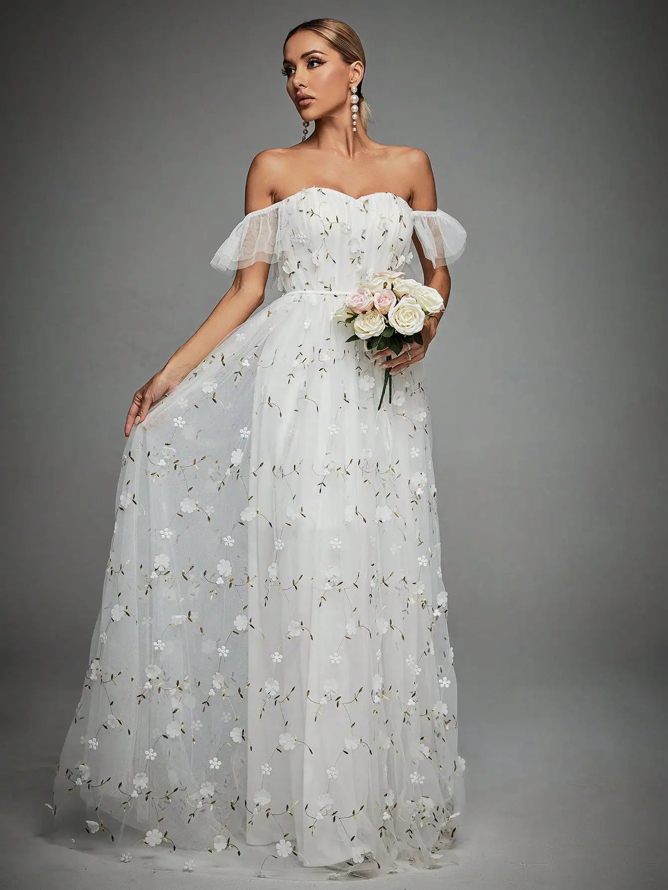 Line collar three-dimensional embroidery lace dress