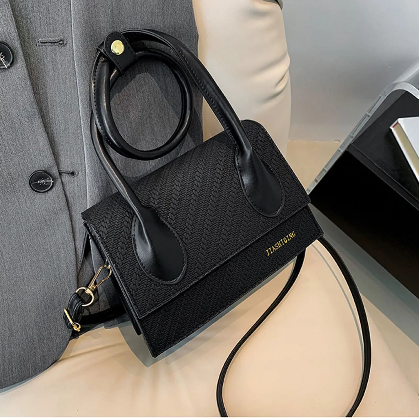 Super Popular Versatile Ladies Hand Bag