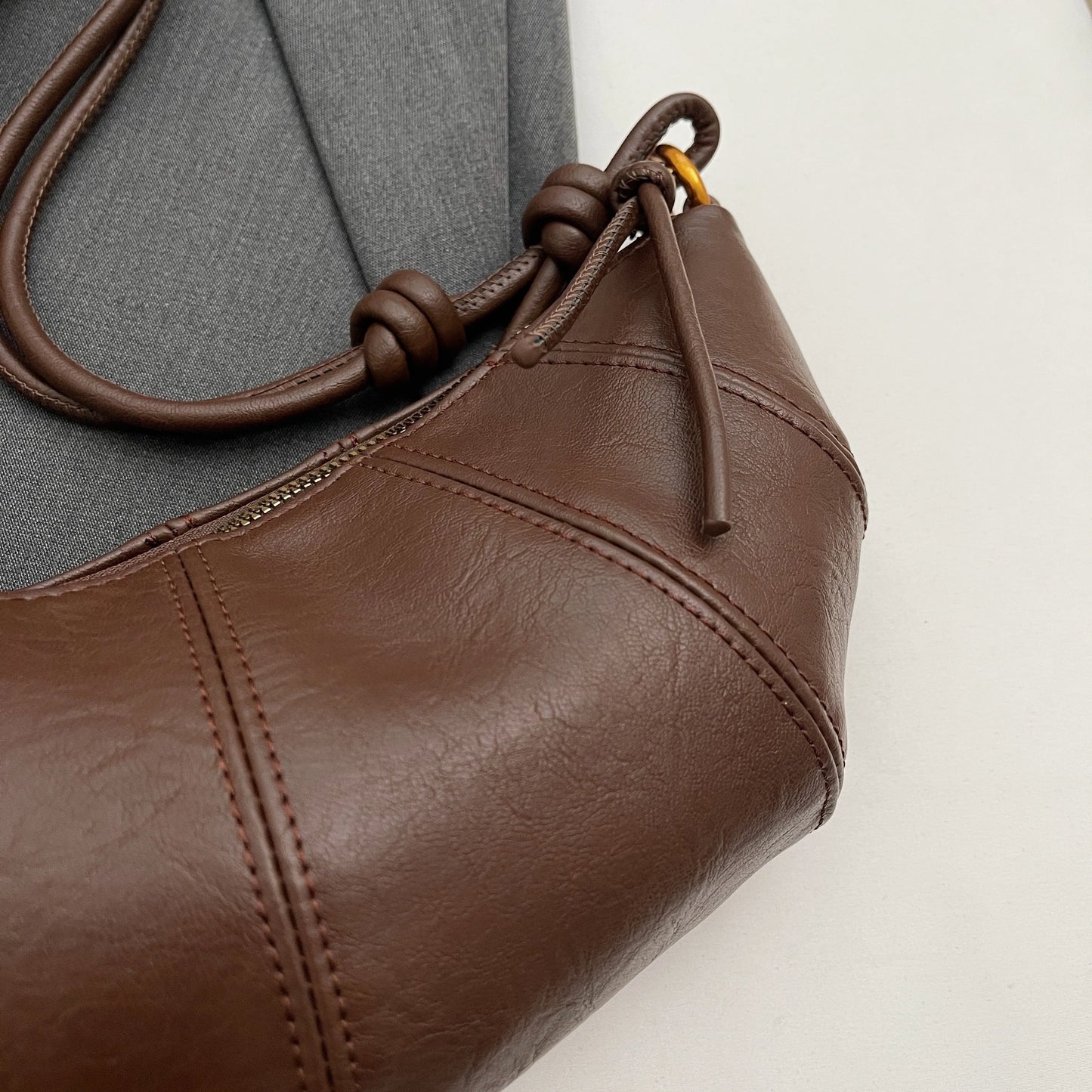 Delicate texture small dumpling messenger bag