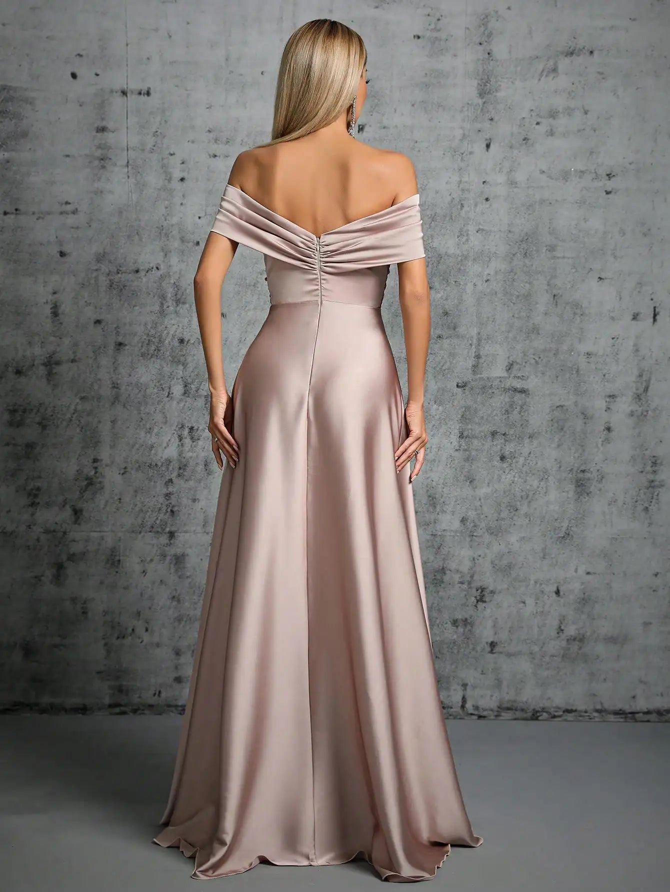 Line neck irregular cross pleated satin gown