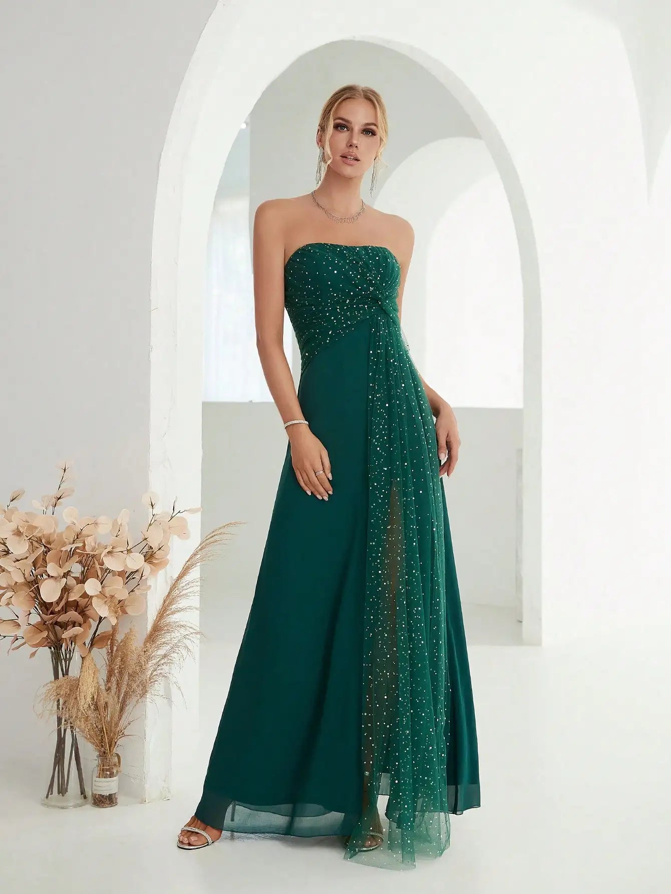 Strapless sleeveless chiffon Evening dress