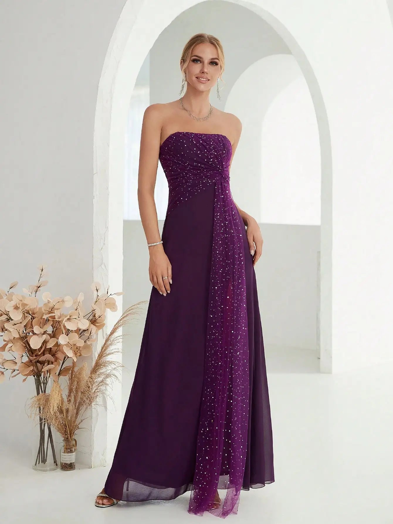 Strapless sleeveless chiffon Evening dress