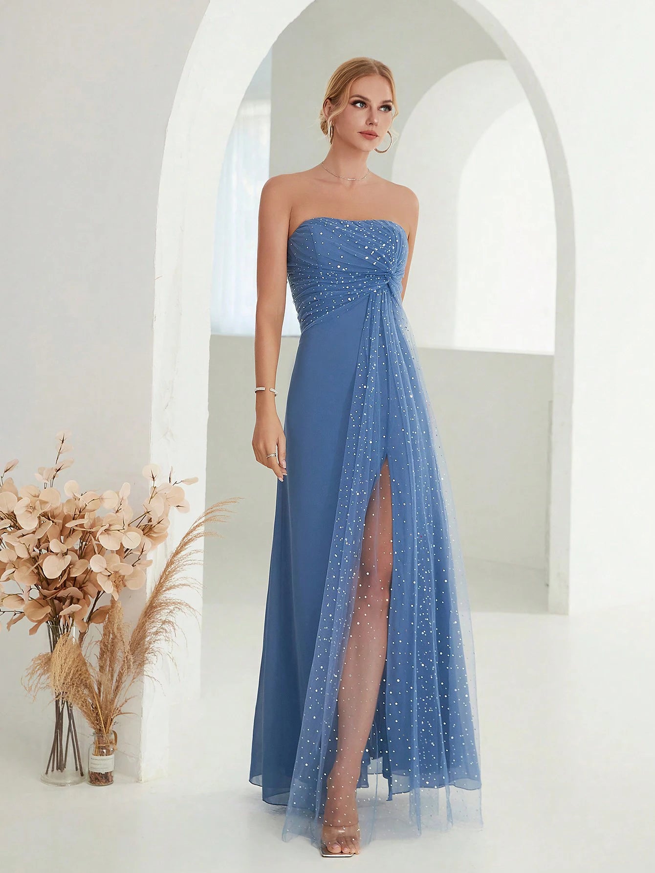 Strapless sleeveless chiffon Evening dress