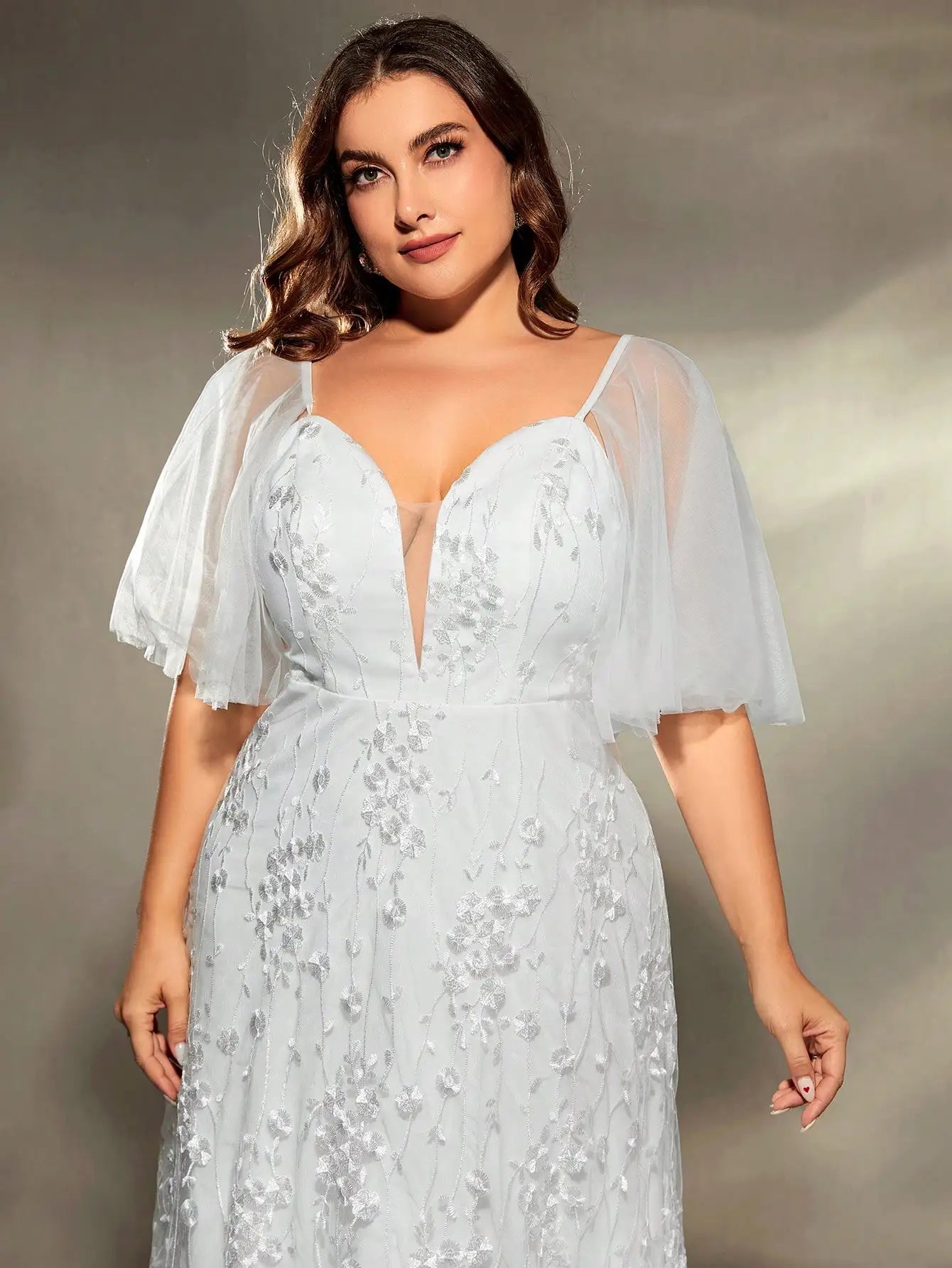 Plus size V-neck gauze large trumpet sleeve patchwork embroidered Party dress